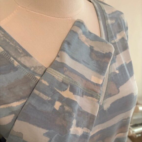 Isaac Mizrahi Long Sleeve V-Neck Tees - Picture 3 of 7